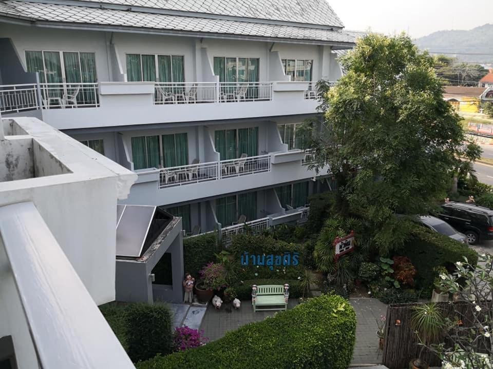 Baan Suksiri Hotel HHQ Exterior foto