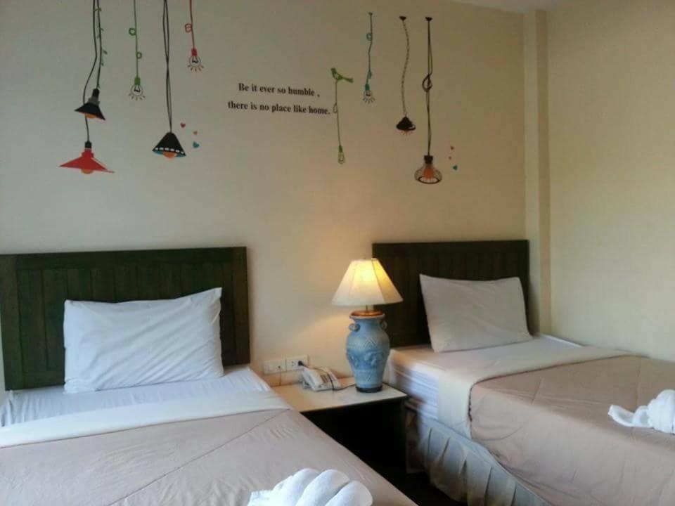 Baan Suksiri Hotel HHQ Exterior foto